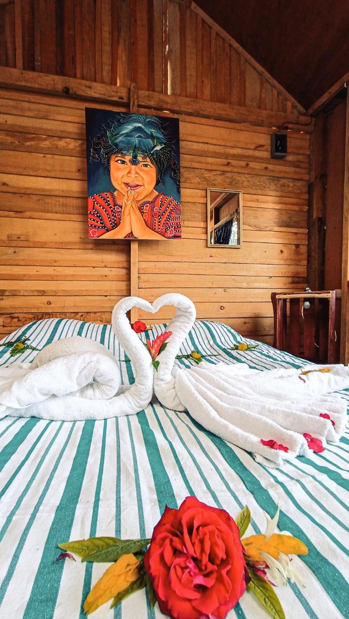 Eco-Hotel Mayachik San Juan La Laguna Exteriör bild