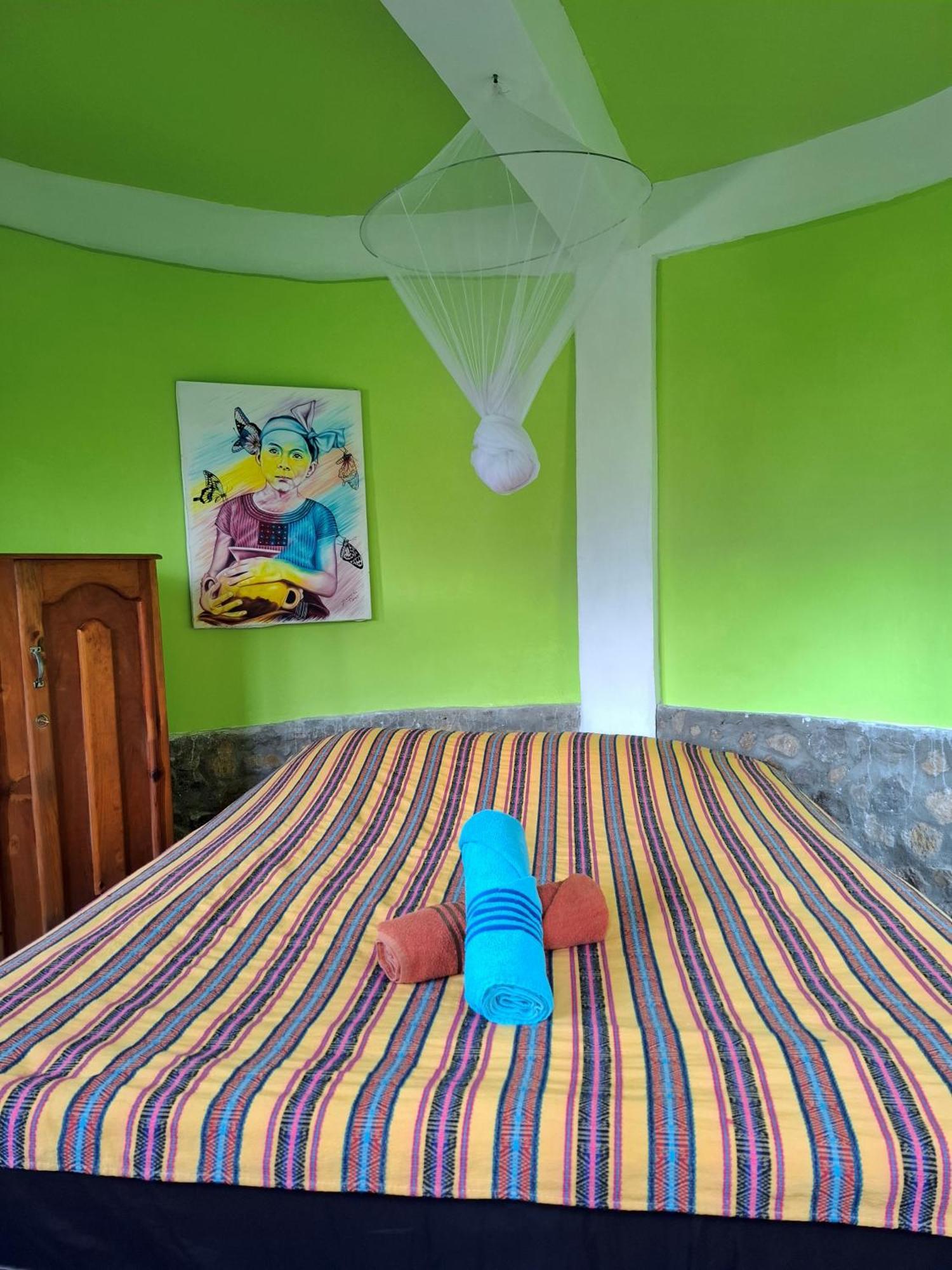 Eco-Hotel Mayachik San Juan La Laguna Exteriör bild